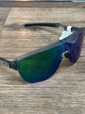 Oakley Corridor GRY MT GRN MZ Sunglasses Green-Blue Mirrored Lens and Gray Frame